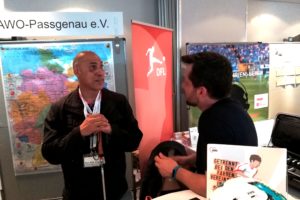 Herr Vasic an einem Stand der Sight City