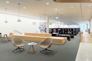 Lesezonen mit gemütlichen Lounge-Möbeln
Foto: Clemens Ascher, Stadtbibliothek Innsbruck