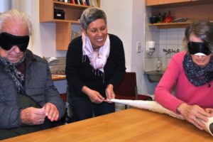 Angelika Schafferer (Mitte) Ehepaar Oexle aus Innsbruck mit Dunkelbrille