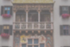 Sicht mit grauem Star aufs goldene Dachl