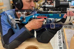 Andreas Lamfalusi beim Sportschießen