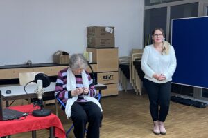 Maria Alraune Hoppe mit Obfrau des BSVT Sabine Karrer