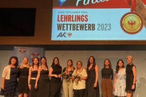 Gruppenbild Team BSVT und Projektgruppe der Berufsschule