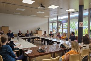 Gruppe von Kolleg:innen der Arbeitsassistenz aus den Bundesländern Oberösterreich, Niederösterreich und Wien im BSZ Tirol